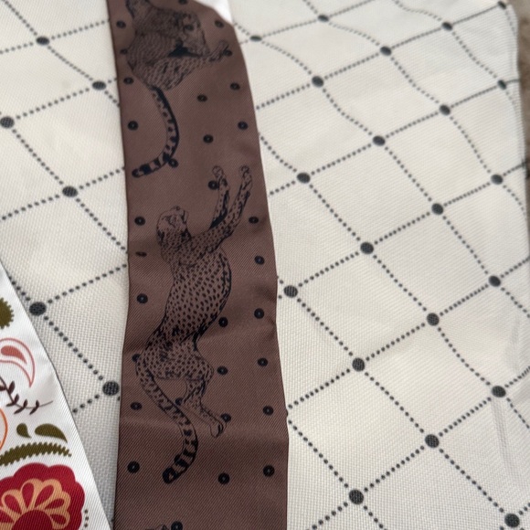 Pre owned Hermes Orange Garden Party MM tote with Hermes silk twilly - Picture 15 of 16